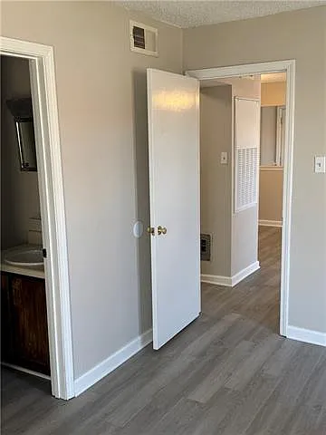 1 bed, 1.0 bath, 800 sqft, $1,200 — Photo 4