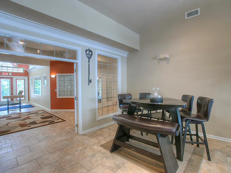 Timber Point Apartments — Photo 41