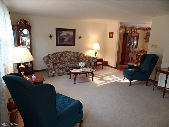 3rd image of 2626 Elizabeth Dr SW