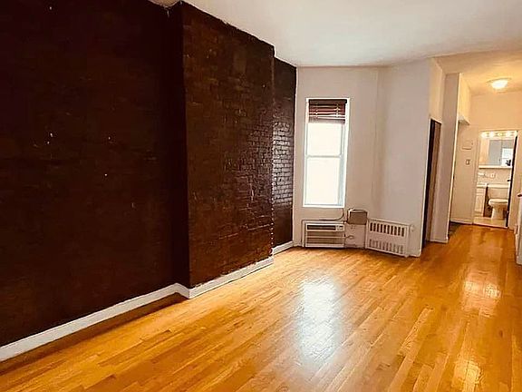 5th image of 322 E 82nd St APT 5C