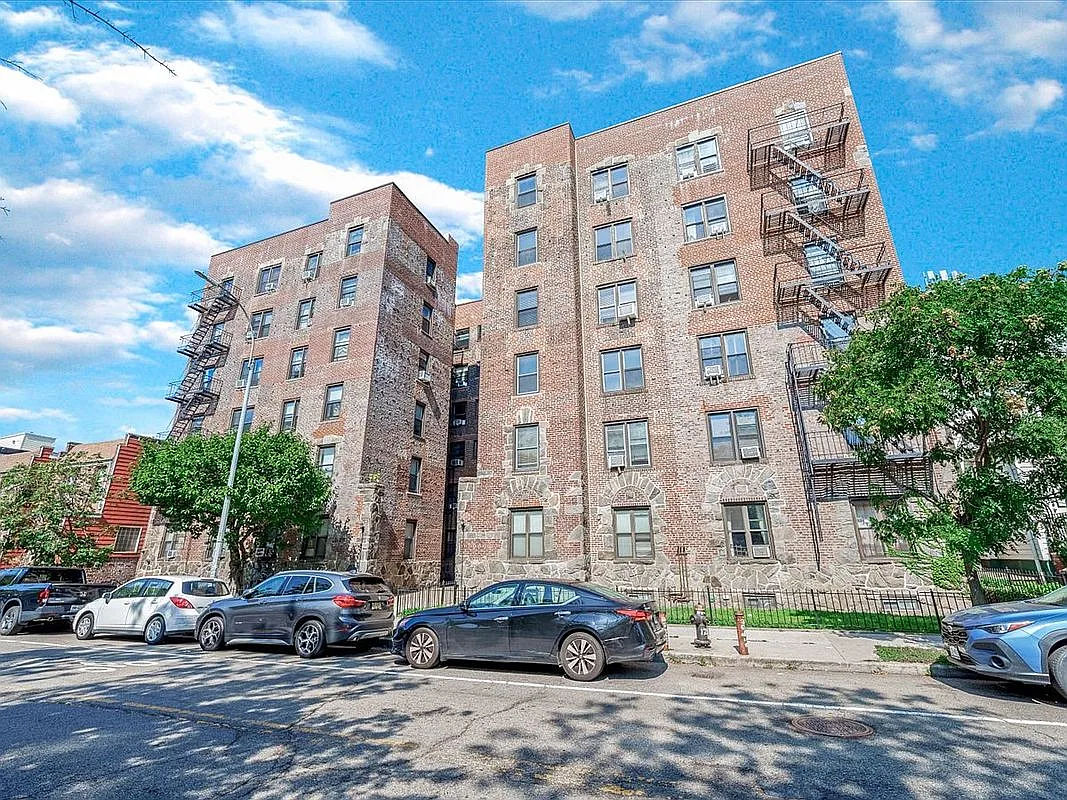 9524 Fort Hamilton Pkwy APT 301 photo 1