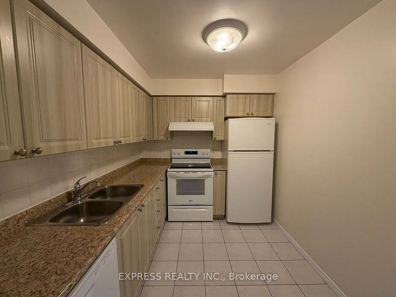 2 bed, $3,200 — Photo 1