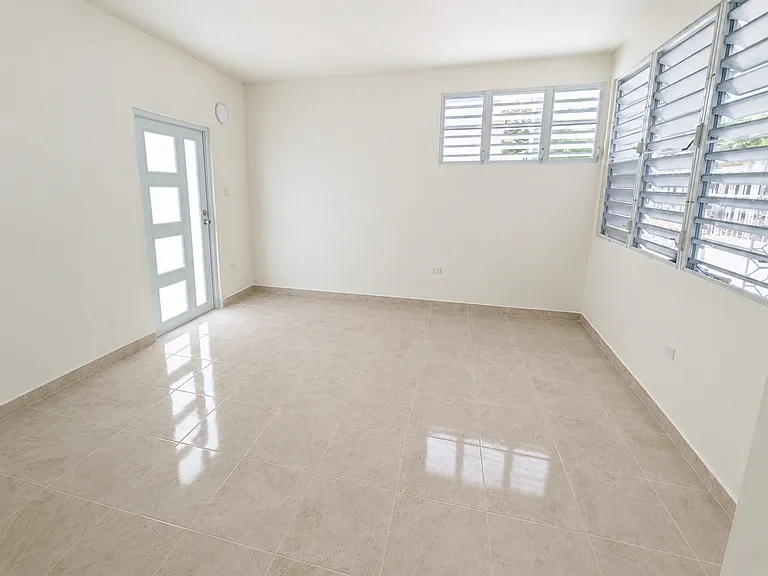 1673 Calle 34 SW — Photo 6