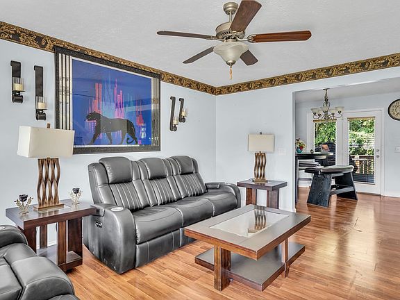 3rd image of 123 Golf Club Cir