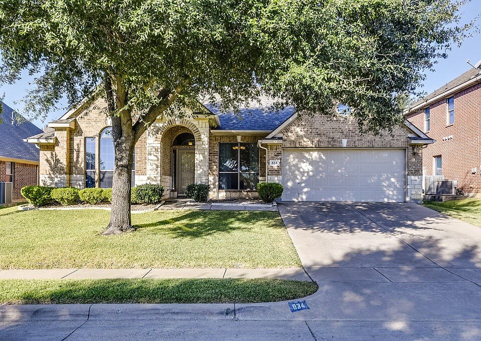 1st image of 834 Greenwood Dr
