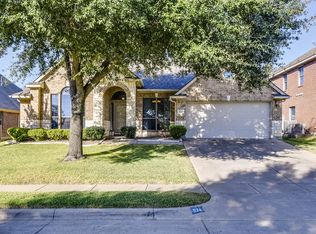 834 Greenwood Dr, Burleson, TX 76028
