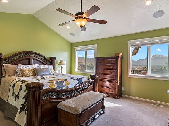 4th image of 2512 N Apricot Pl