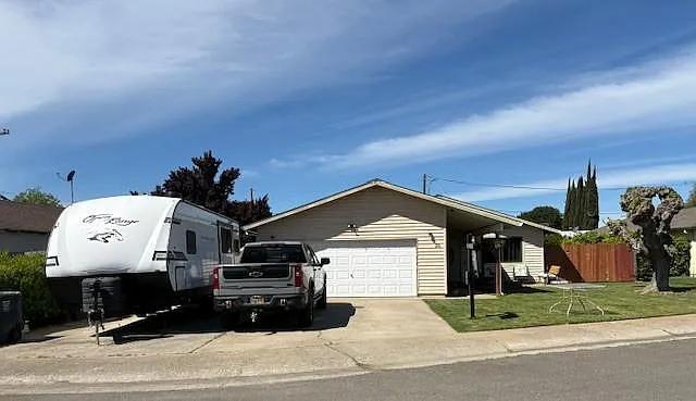 206 Miner Court photo 1