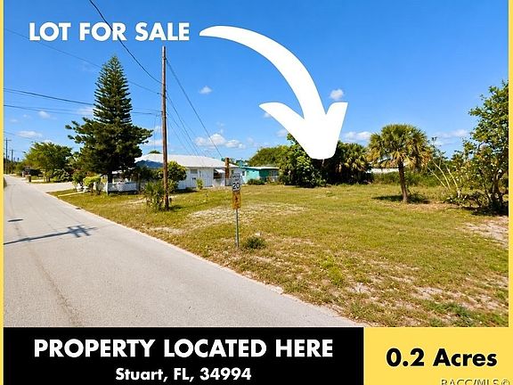 3rd image of 833 SE Tarpon Ave