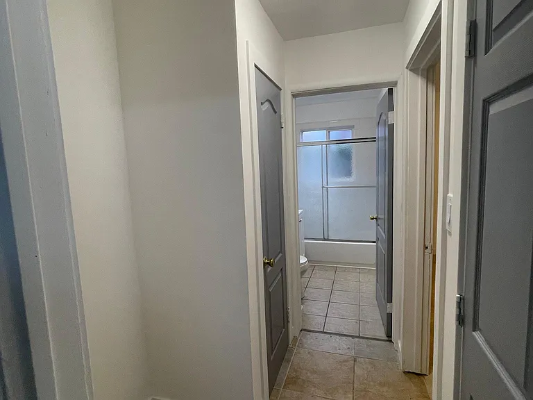 217 E Taylor St — Photo 15