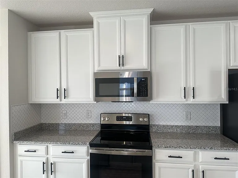 1588 Eucalyptus Way — Photo 9