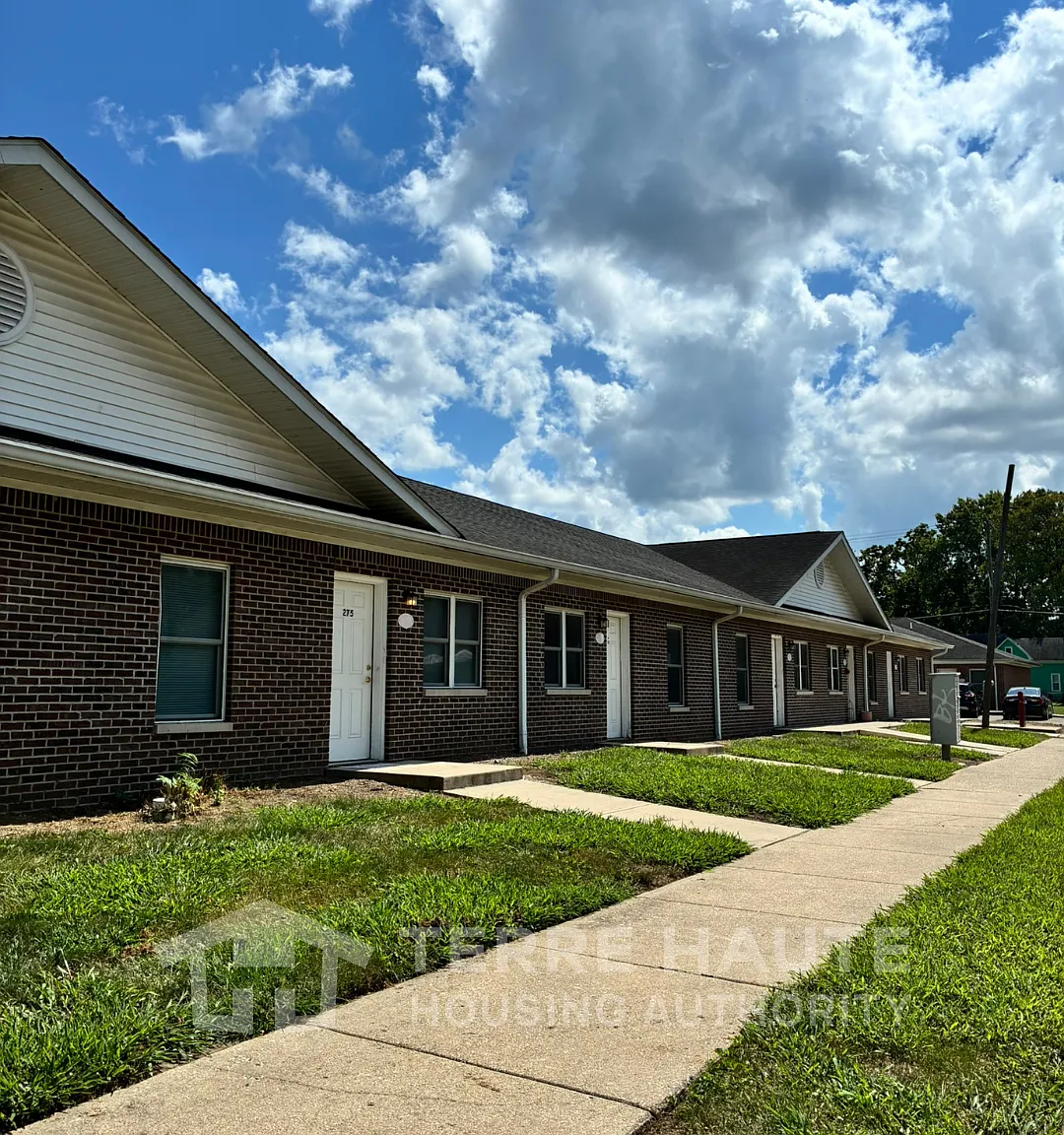 2 bed, $700 — Photo 1
