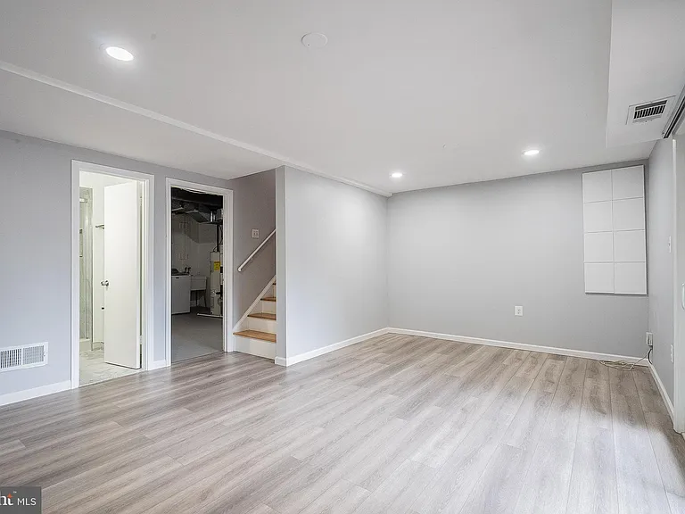 5844 Banning Pl — Photo 5