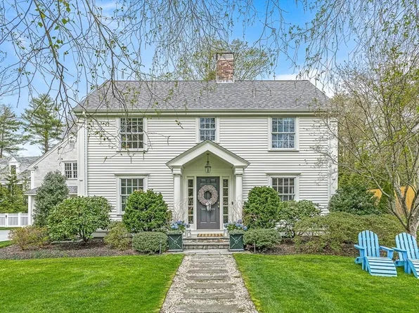 15 Longmeadow Rd, Wellesley, MA 02482