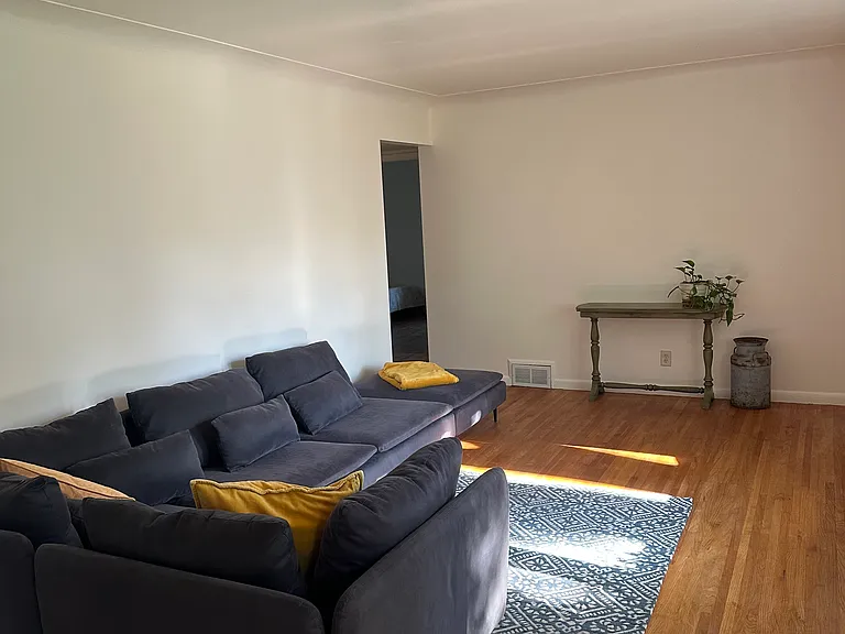 2421 Decatur Ave S — Photo 6