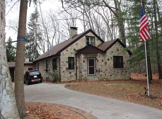 439 Pioneer Rd, Sheboygan, WI 53081