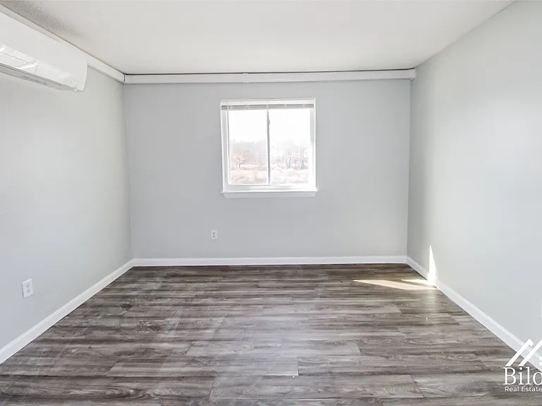 Northfield Manor Apartments — Photo 9