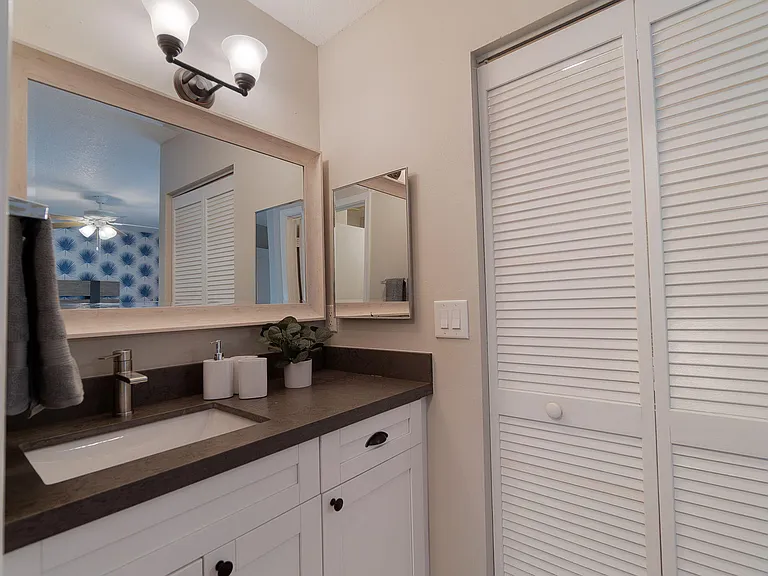13547 Fountain View Blvd — Photo 25