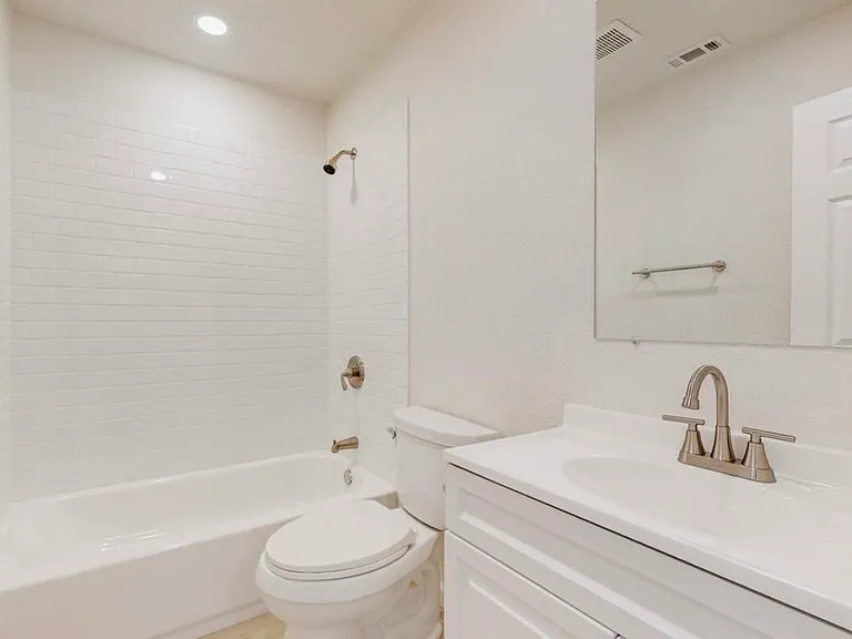 703 S Ravinia Dr — Photo 6