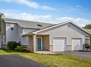 6523 S Parkwood Dr #13, Franklin, WI 53132