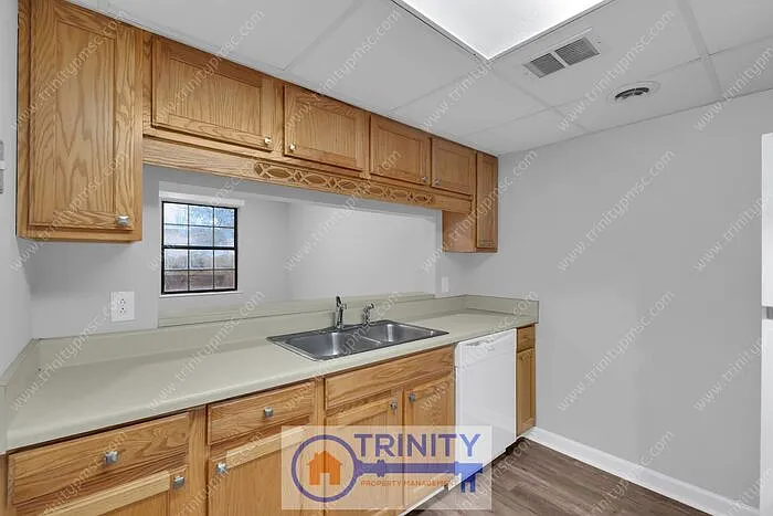 102 Lynn Cir #2D — Photo 6
