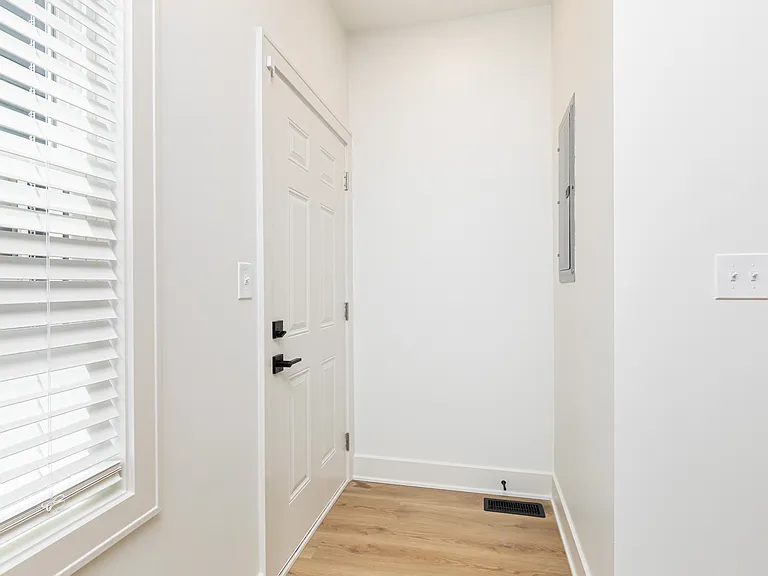 1307 E 22nd St — Photo 11
