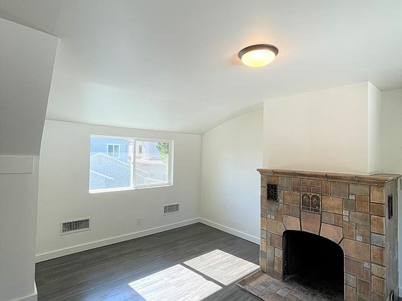 3rd image of 434 N El Molino Ave