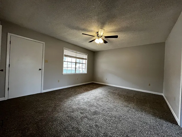 120 Western Hills Dr — Photo 10