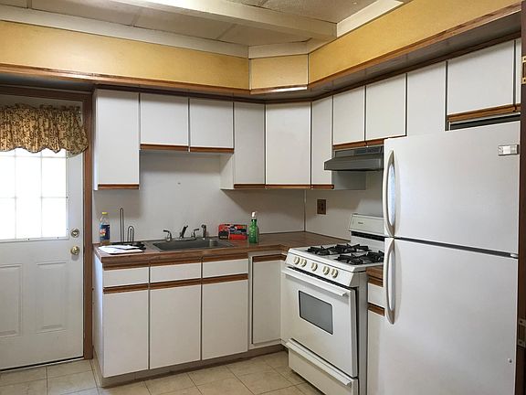 3rd image of 2530 S Darien St