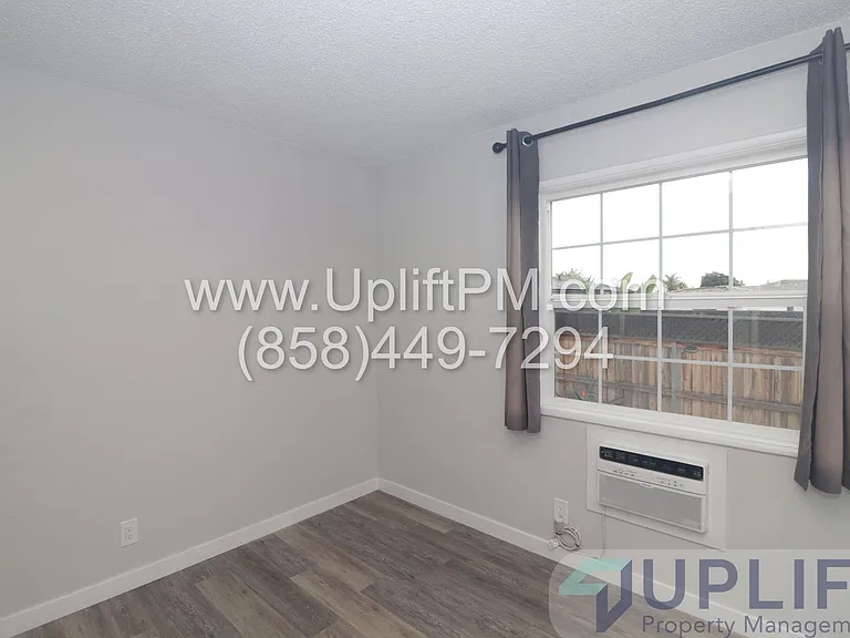 4833 Castle Ave — Photo 23