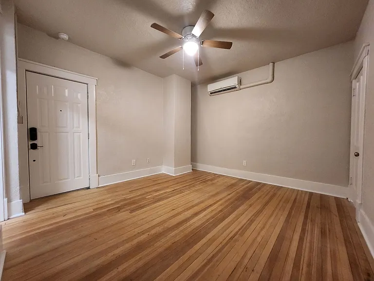 1000 Carteret Ave #8 — Photo 9