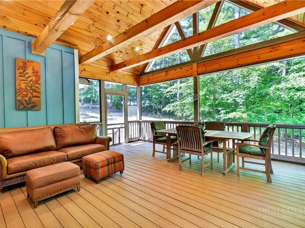 225 Henry's Glen Drive, Morganton, NE 28655