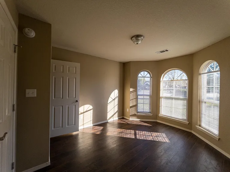 1246 Gracie Ct — Photo 3