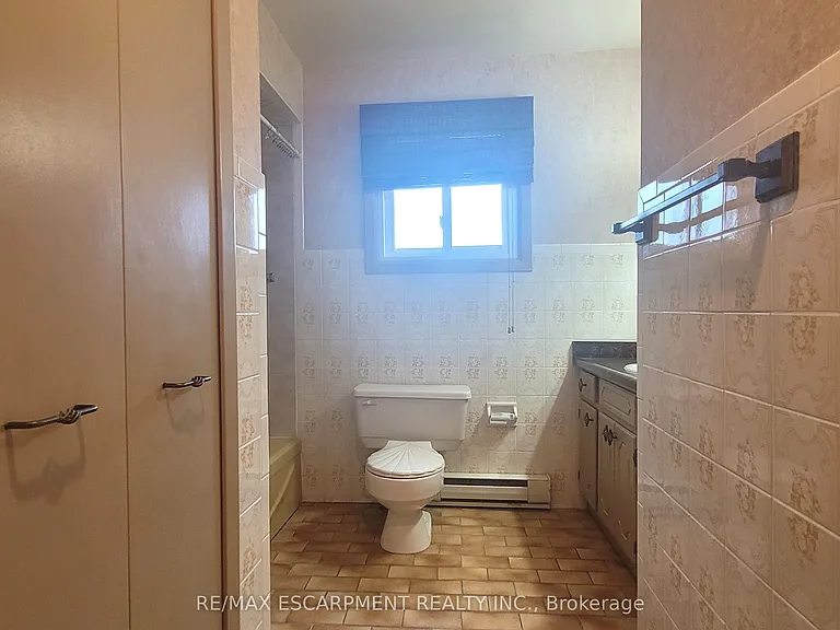 325 Fairview Dr #3 — Photo 7