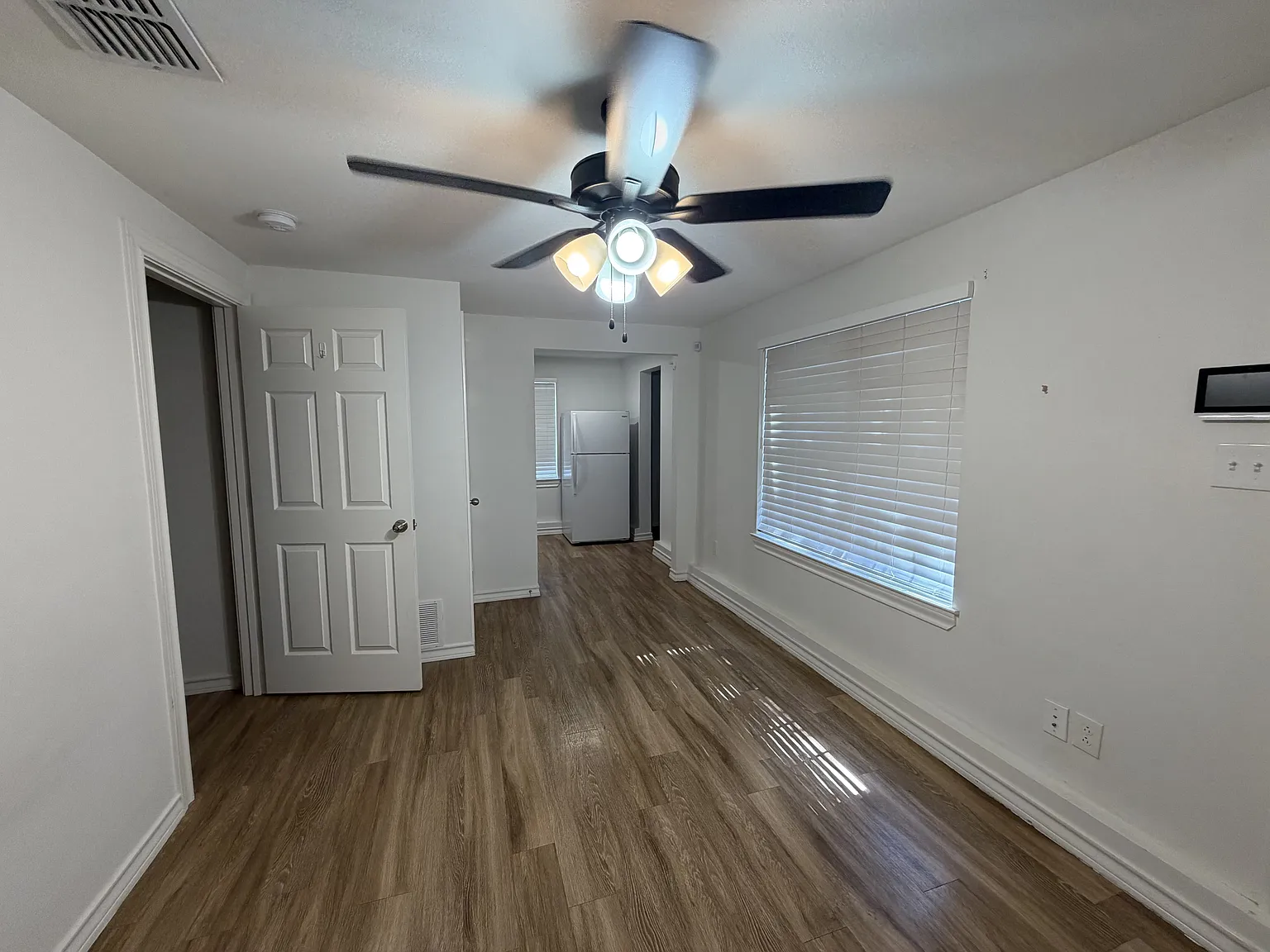 2607 Elgin Avenue - 1 — Photo 4