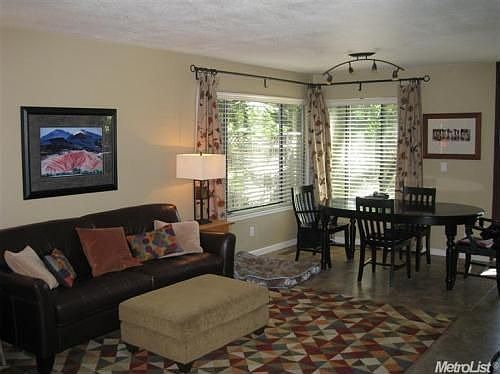 4th image of 1670 Foxridge Cir
