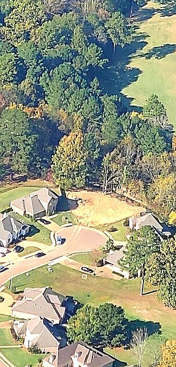 1st image of 318 Woodlands Green Pl