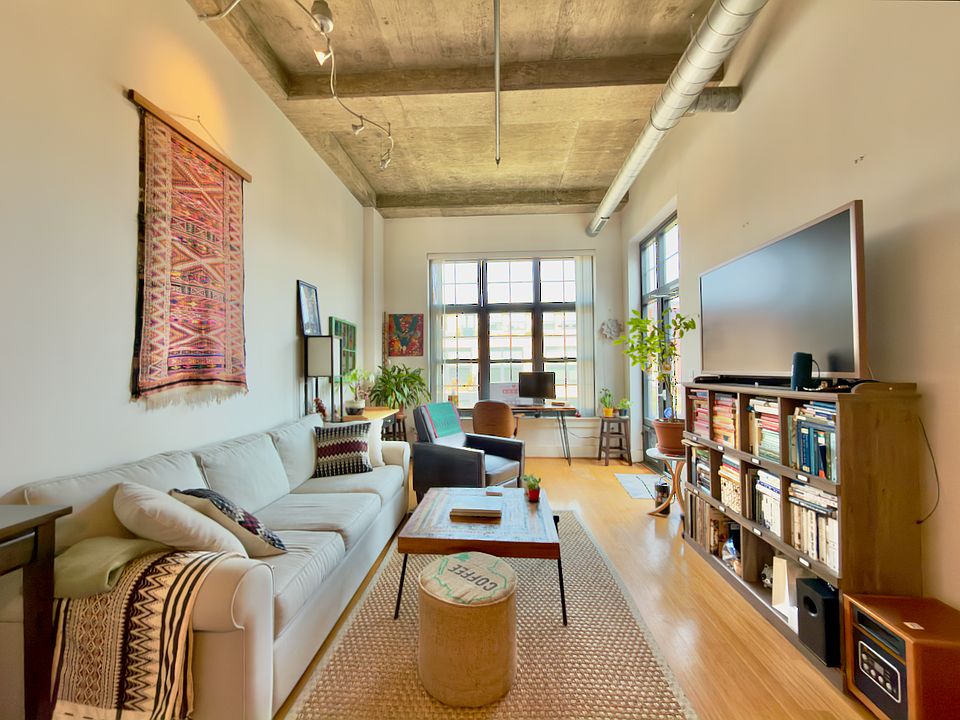1st image of 2328 Champlain St NW APT 420