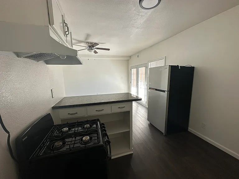 2232 W Via Corona #H — Photo 11