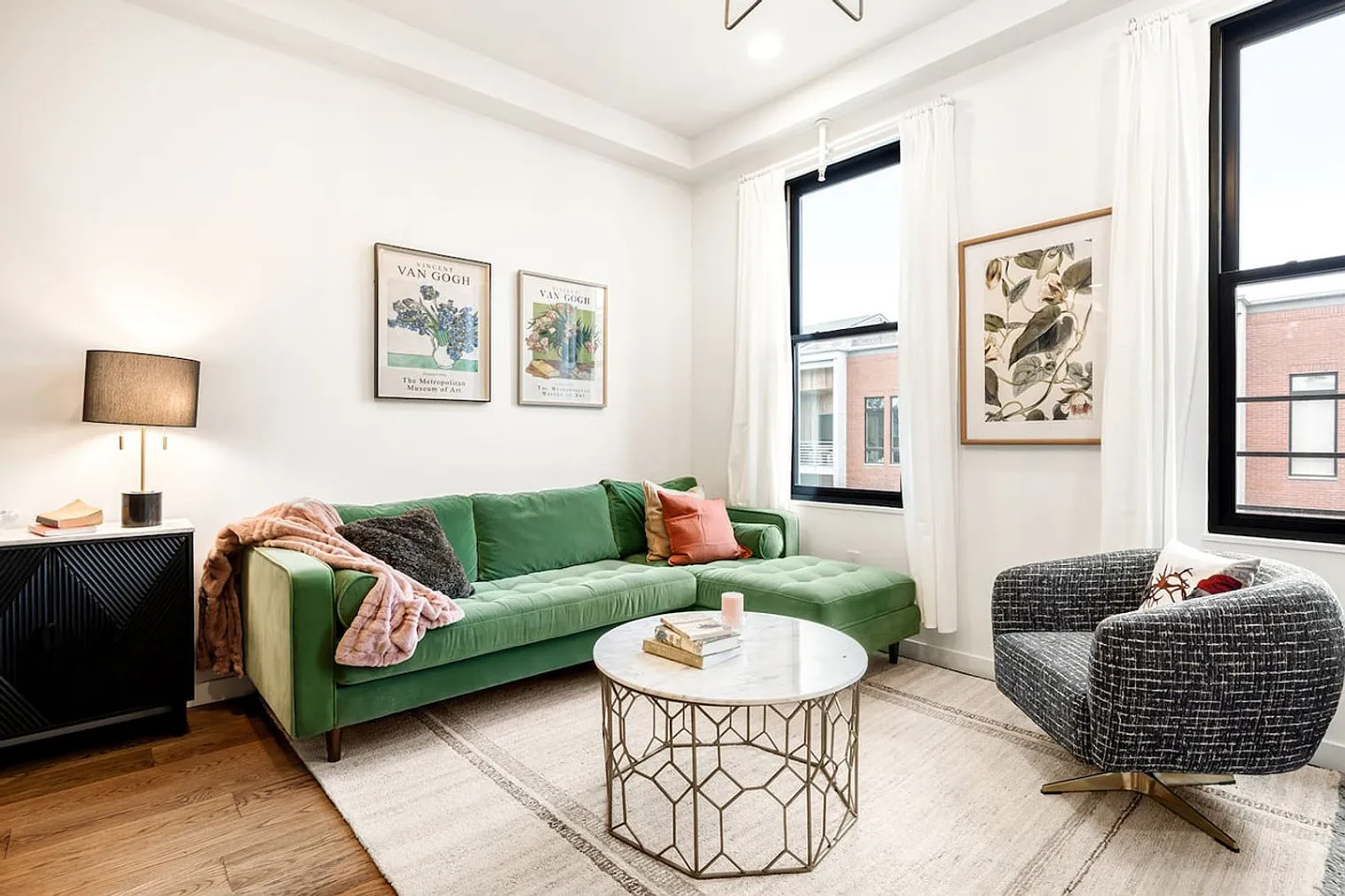 2 bed, 1.0 bath, 1076 sqft, $3,841 — Photo 4