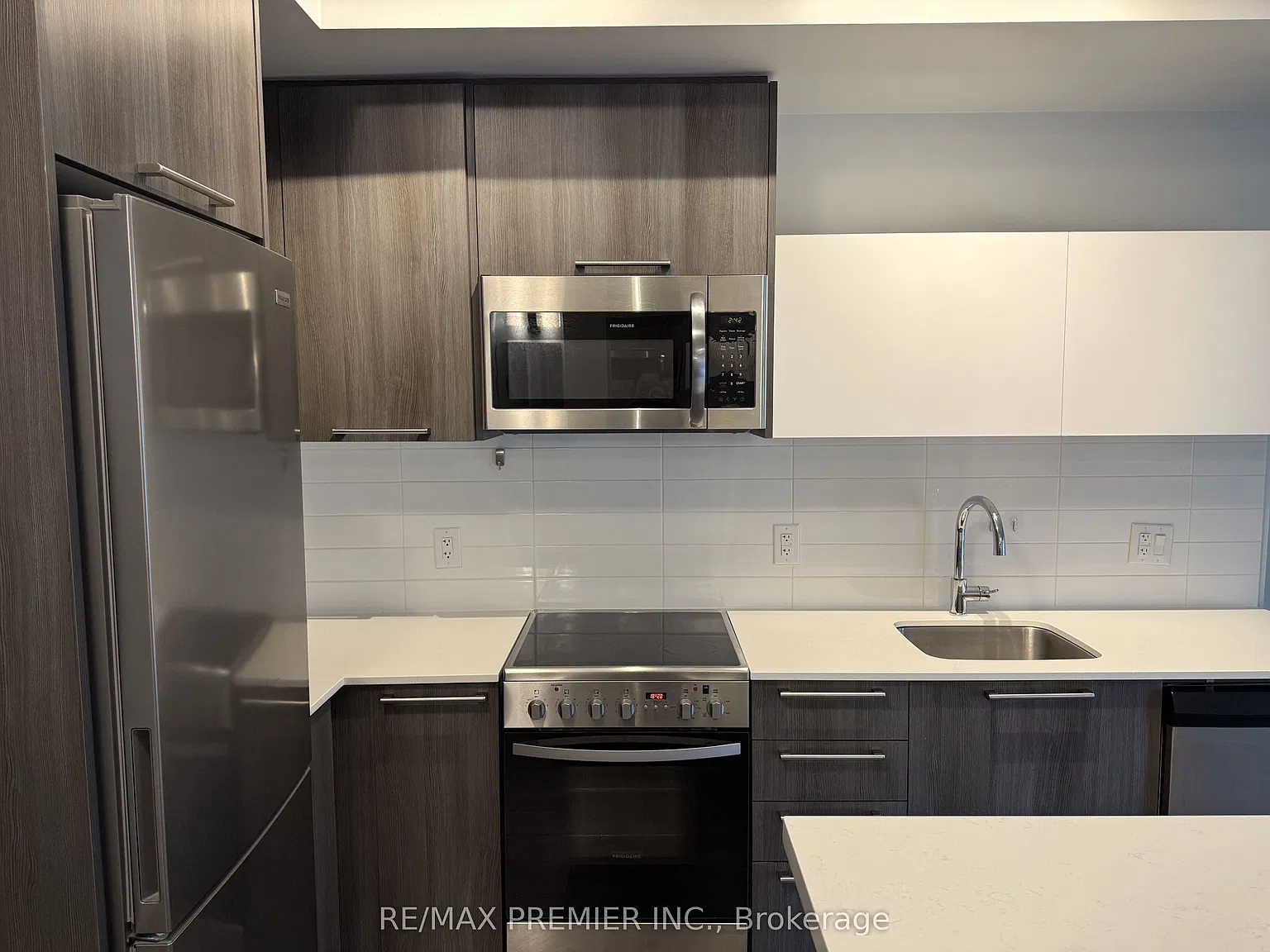 Queensview — Photo 4