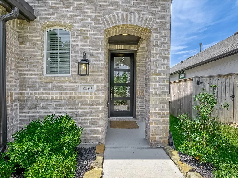 430 W Cascade Heights Dr — Photo 2