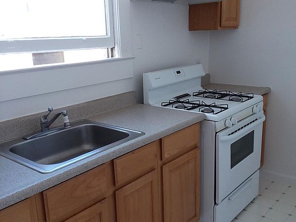 2nd image of 1463 Sacramento St #5
