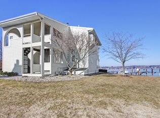 987 Lake St #1, Saugatuck, MI 49453