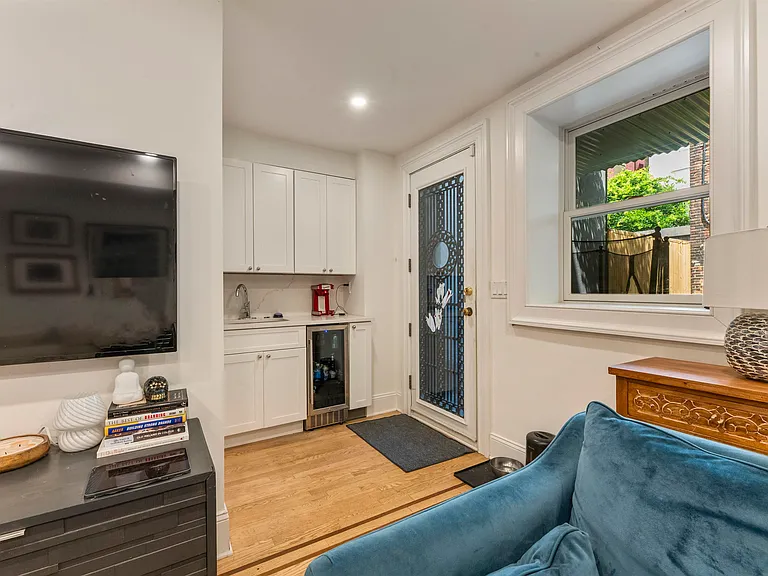 8 Paulmier Pl — Photo 16