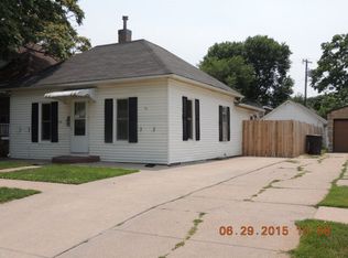 134 E 6th St, Hastings, NE 68901