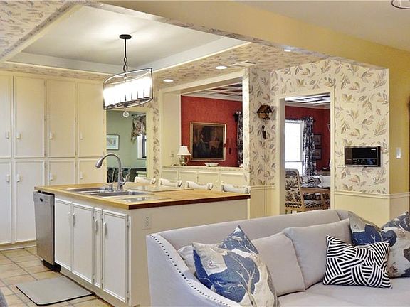 5th image of 10708 Spicewood Club Dr