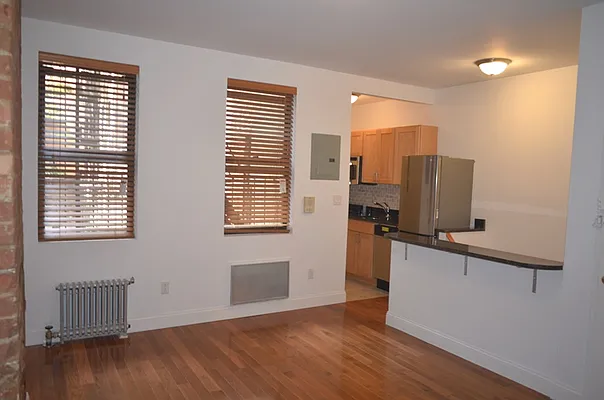 Rented by Vickers Realty | media 8