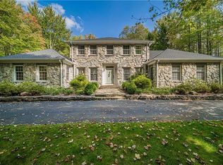 17233 Bittersweet Trl, Chagrin Falls, OH 44023