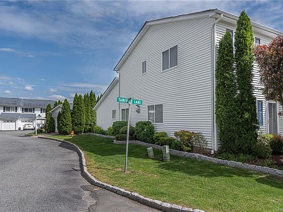 3rd image of 201 Tamerisk Ln